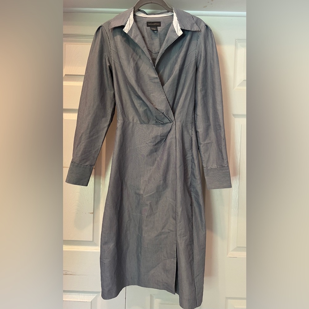 Banana Republic Pin Striped Gray Dress Women’s 4 Career Office Church